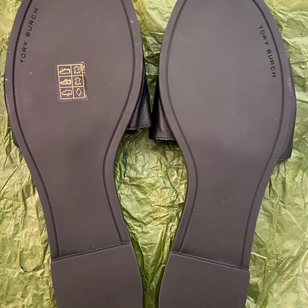 Tory Burch NWOB SIZE 9M Everly Embellished Slide Sandals Black Tumbled Leather - Picture 4 of 11
